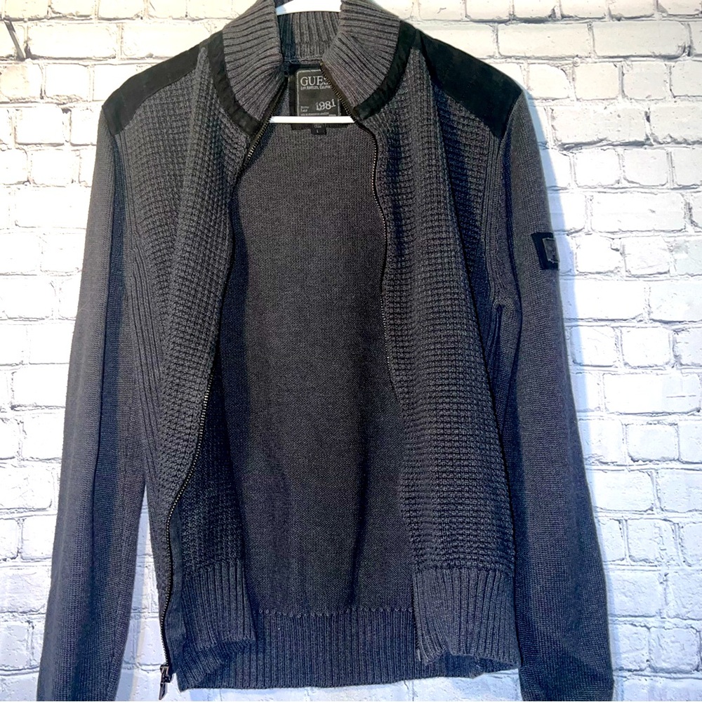 Guess Men’s Zipper Sweater Size L